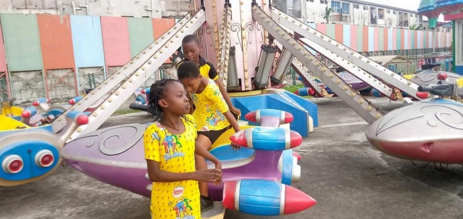 shining-light-children-at-fun-park